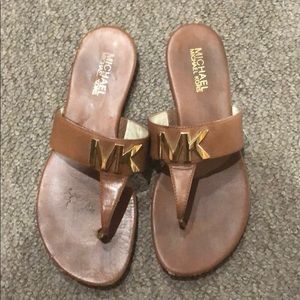MK brown leather sandals size 7. Very stylish